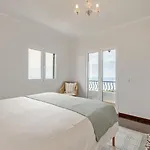 Do Mar -180° Sea View, Jacuzzi,terrace Funchal (Madeira)