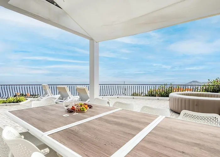 Do Mar -180° Sea View, Jacuzzi,terrace