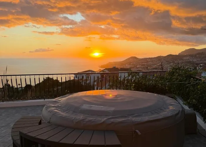 Do Mar -180° Sea View, Jacuzzi,terrace 別荘 *